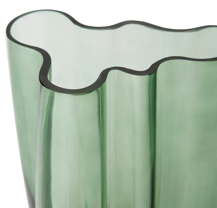 Victoria Vase - 19 x 13 x 25cm