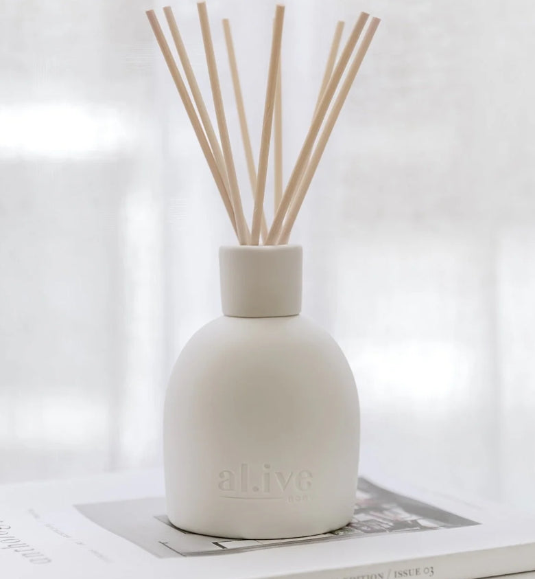 Al.ive sweet dewberry and clove ceramic diffuser