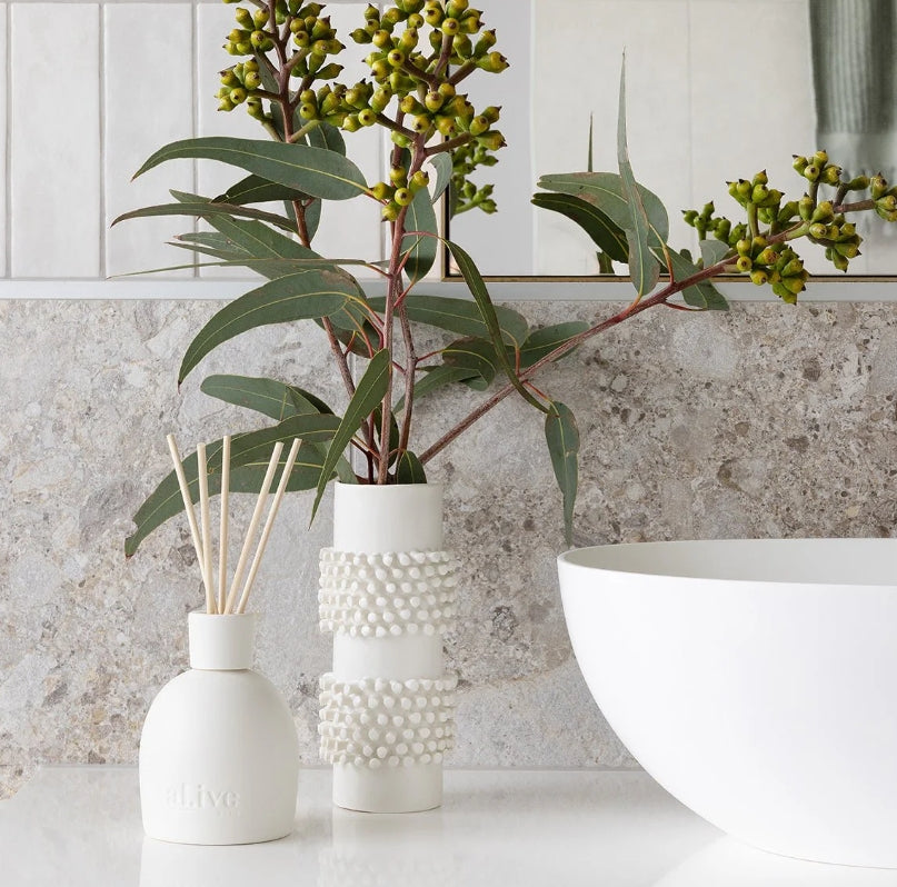 Al.ive sweet dewberry and clove ceramic diffuser