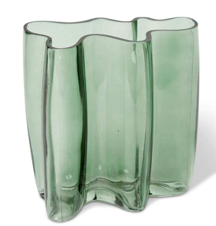 Victoria Vase - 19 x 10 x 18cm