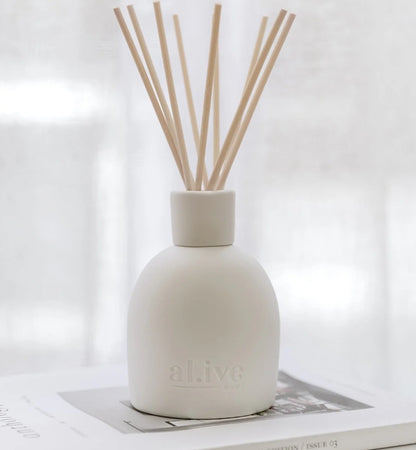 Al.ive sweet dewberry and clove ceramic diffuser